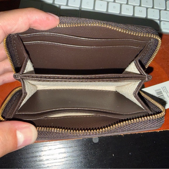 Michael Kors Small Zip Around Card Case - Picture 3 of 4